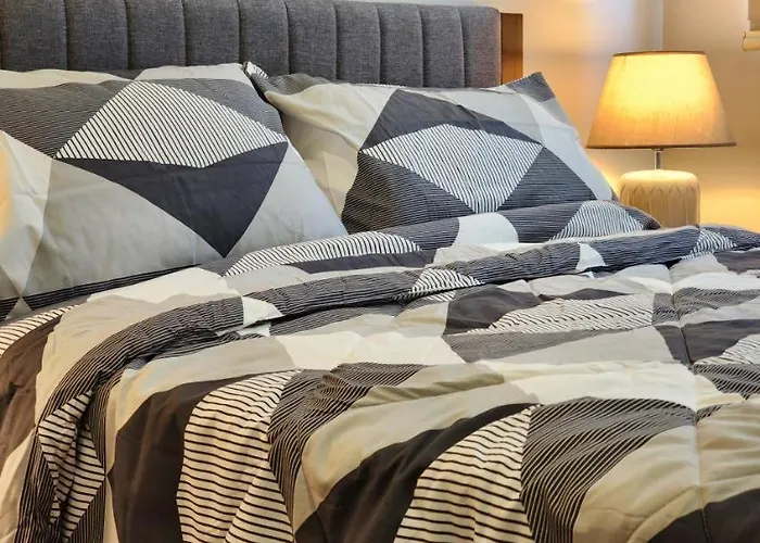 Modern 1 Bedroom In Park Mckinley West With Breathtaking View Fast Internet Apartment *