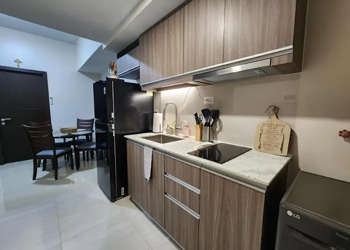 Modern 1 Bedroom In Park Mckinley West With Breathtaking View Fast Internet Apartment Manila